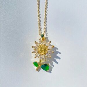 Elegant Gold and Green Flower Pendant Necklace